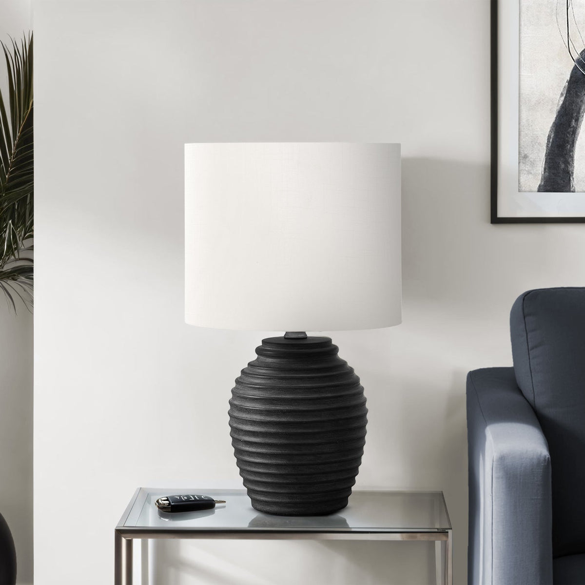 LIGHTING - 17"H TABLE LAMP BLACK RESIN / IVORY SHADE