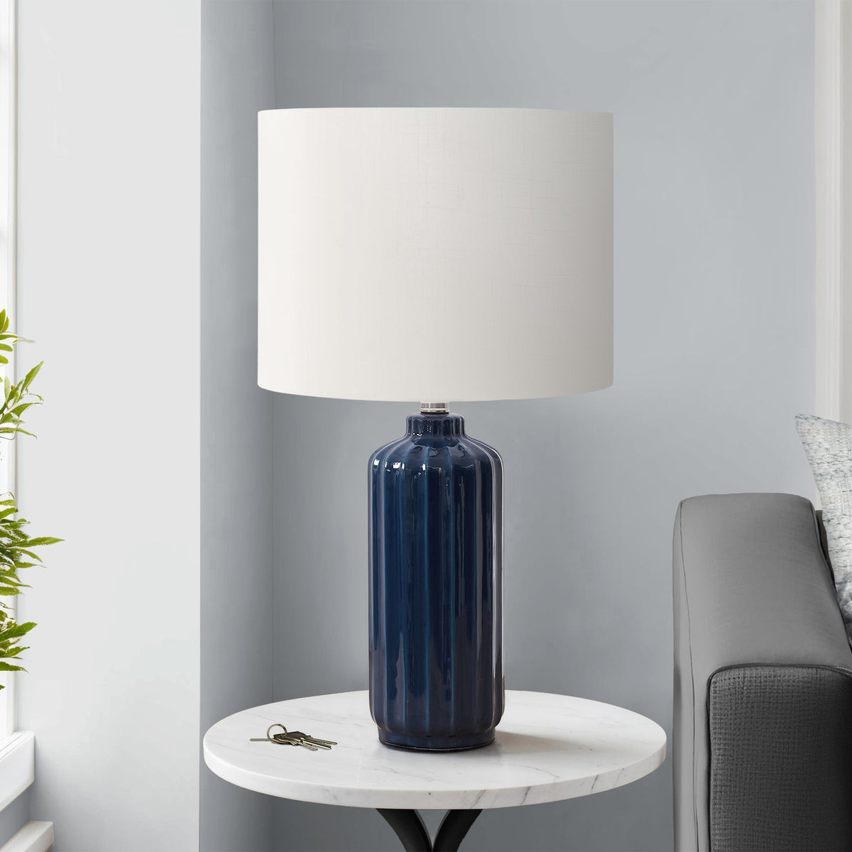 LIGHTING - 23"H TABLE LAMP BLUE CERAMIC / IVORY SHADE