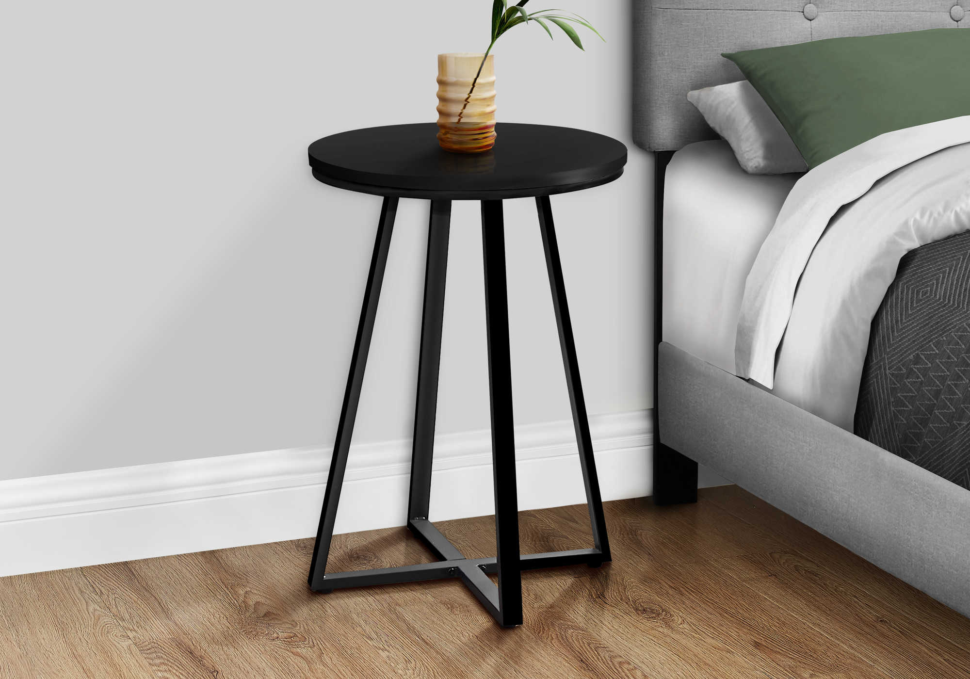 ACCENT TABLE - 22"H / BLACK / BLACK METAL