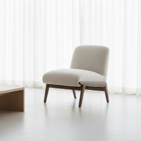 Fauteuil d'appoint Lisson en beige et noyer