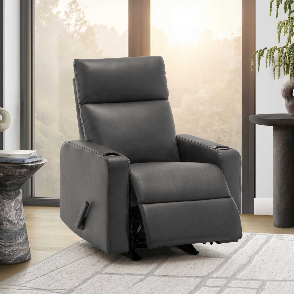 RECLINING CHAIR - ROCKER / CUPHOLDERS
