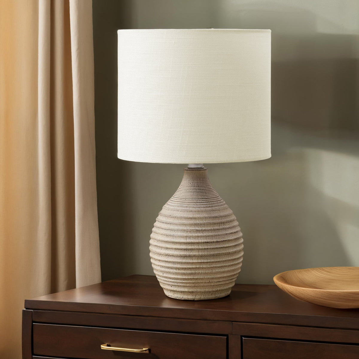 LIGHTING - 17"H TABLE LAMP BROWN RESIN / IVORY SHADE